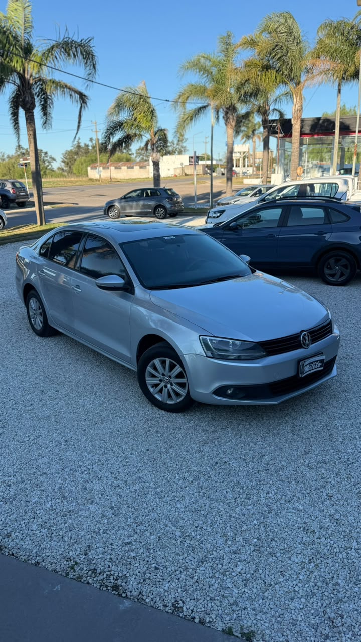 VOLKSWAGEN - VENTO   2.0   TDI   - MANUAL  - 2014